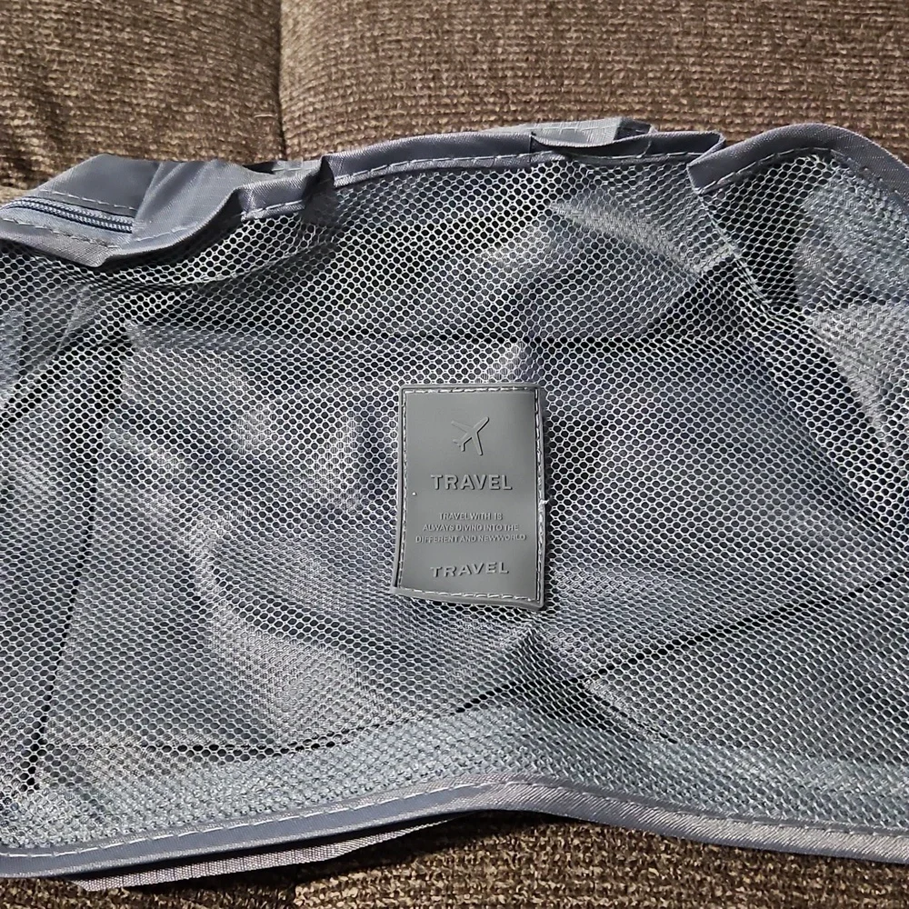NWT Travel Gray Mesh Travel Organizer Set. 6 Pieces.
